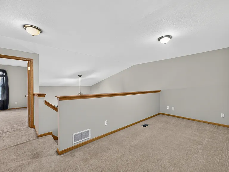 1110 Rose Dr — Photo 18