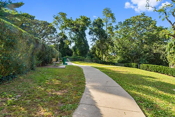 Sold by Grand Lux Realty | media 13