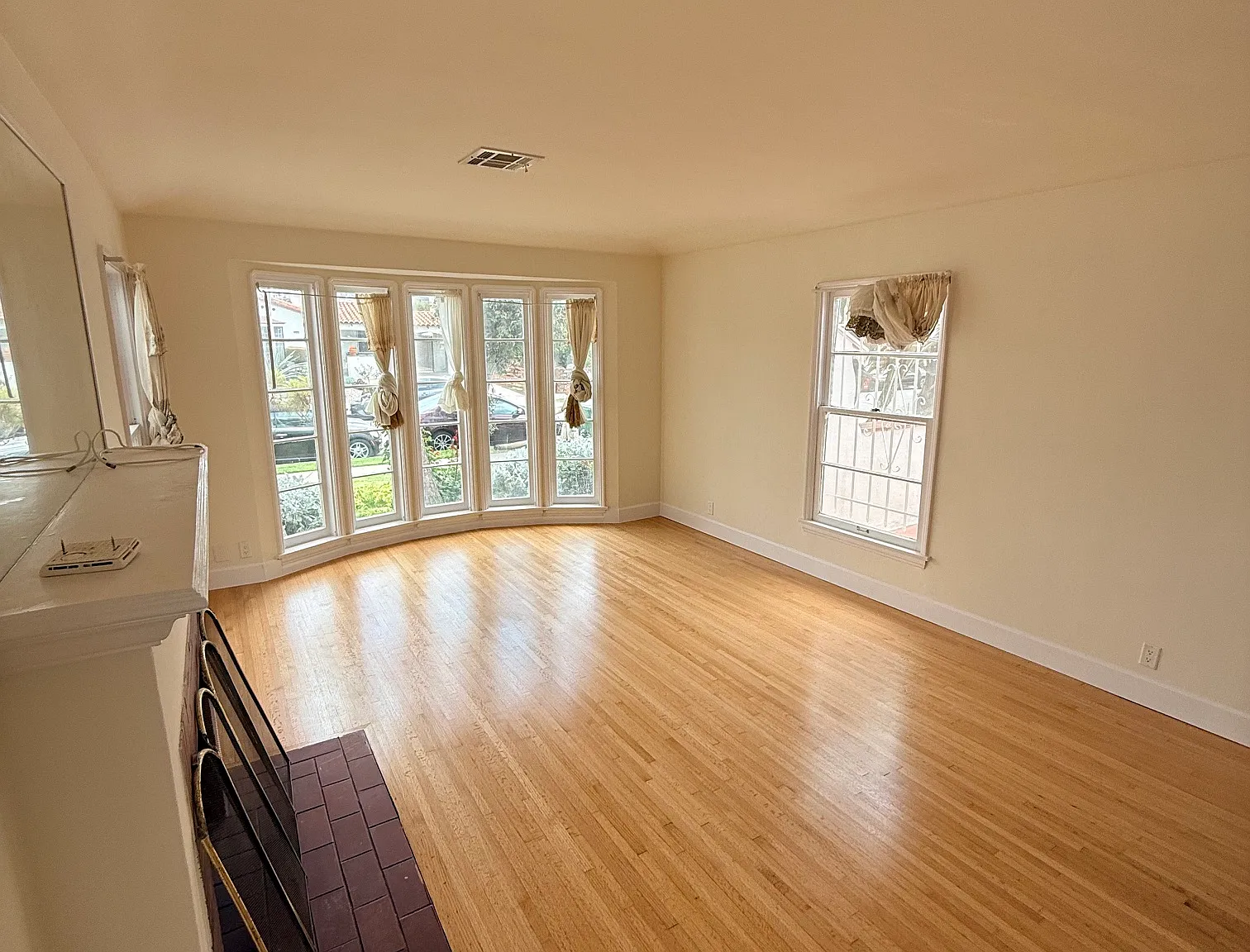 2 bed, 1.5 bath, 1313 sqft, $4,600 — Photo 4