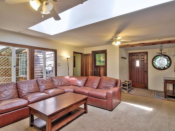 3rd image of 380 Railroad Ave