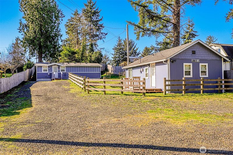 2nd image of 2803 S Woodhill Court