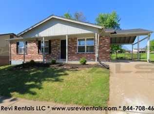 2248 Central Parkway Dr, Florissant, MO