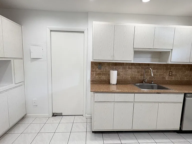 879 NE 195th St #227 — Photo 14