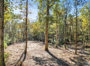 410 Meadow Wood Cir NW, Arab, AL 35016