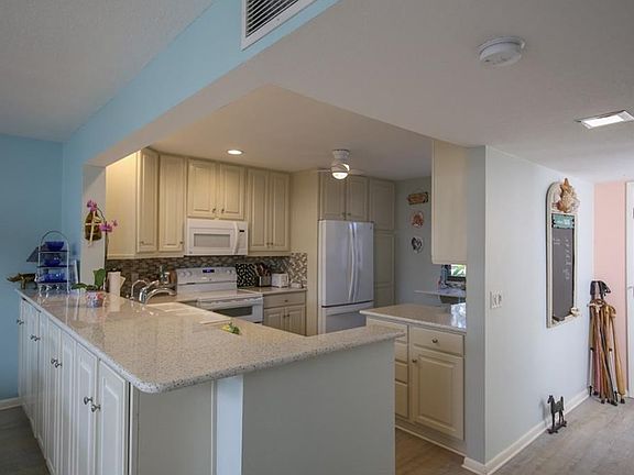 4th image of 293 Sherwood Dr #293