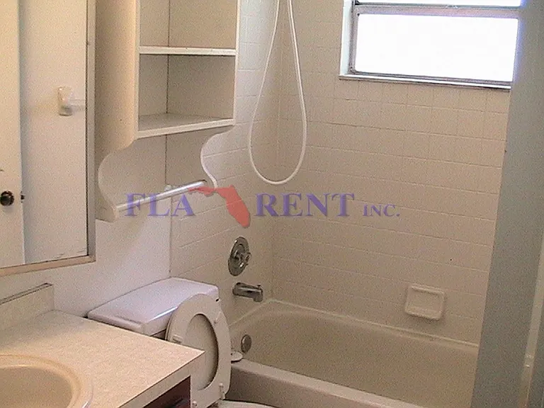 1309 Groveland Ave — Photo 6