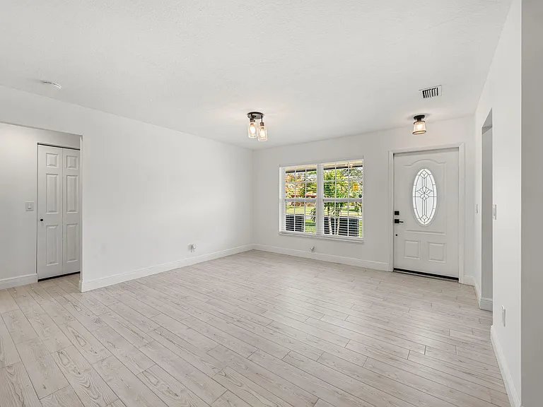 908 Hibiscus Dr — Photo 19