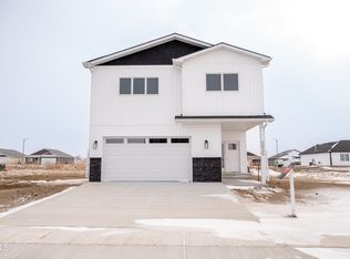 5835 28th Ave SE, Bismarck, ND 58504