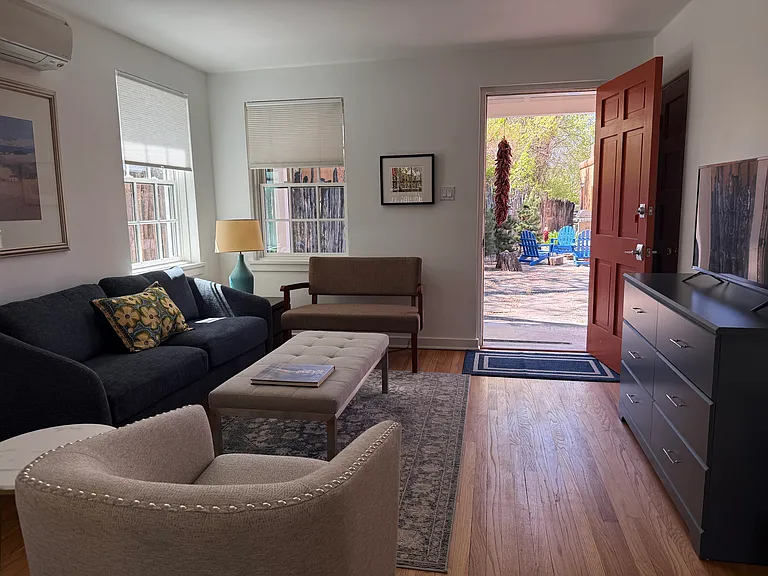 114 W Booth St — Photo 3