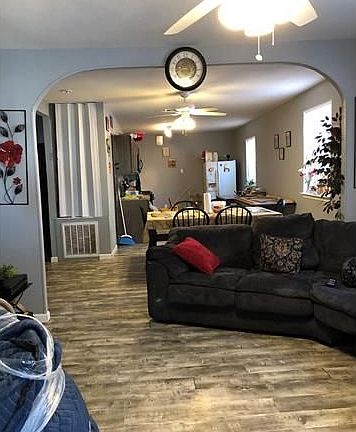 3rd image of 508 Eiseman St