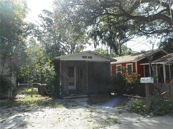 3rd image of 302 Vine Ave