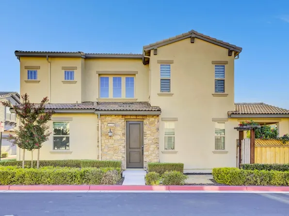 1215 S Buckthorn Dr, Mountain House, CA 95391