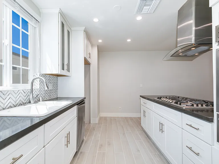 9050 Terhune Ave — Photo 4