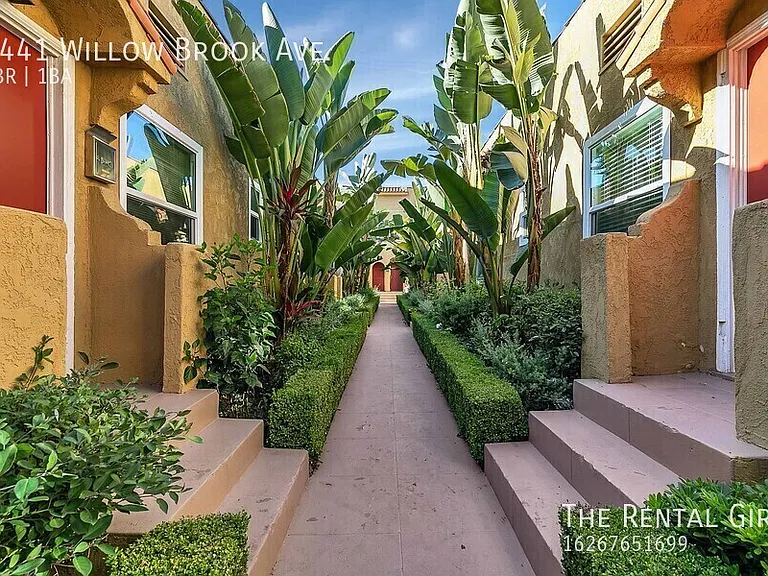 4441 Willow Brook Ave — Photo 8