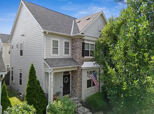 6733 Hobbs Landing Dr E #8, Dublin, OH 43017