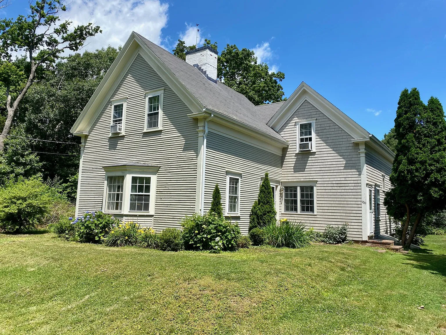 5 bed, 2.5 bath, 1797 sqft, $3,900 — Photo 2