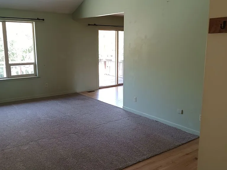 708 Highland Dr — Photo 3