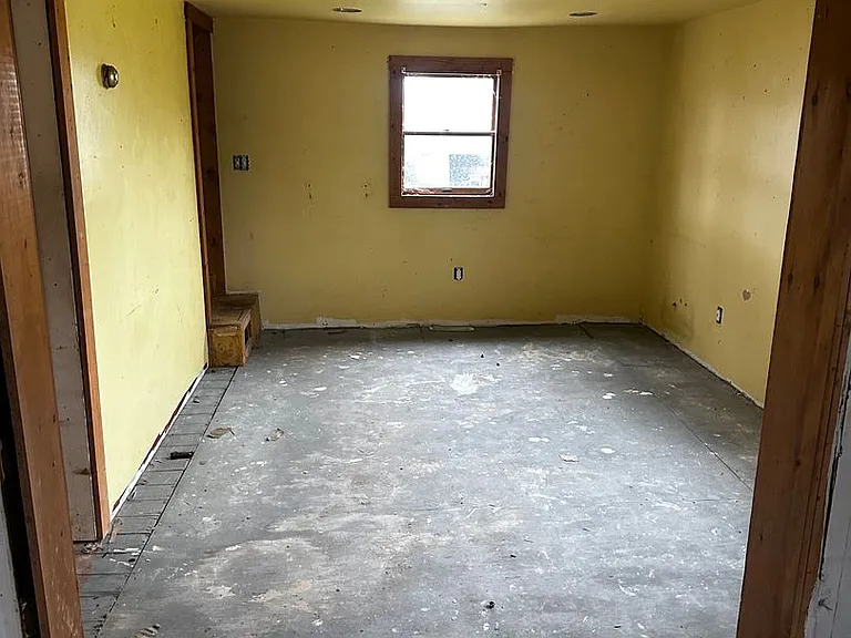 15610 Cresap Ave — Photo 5
