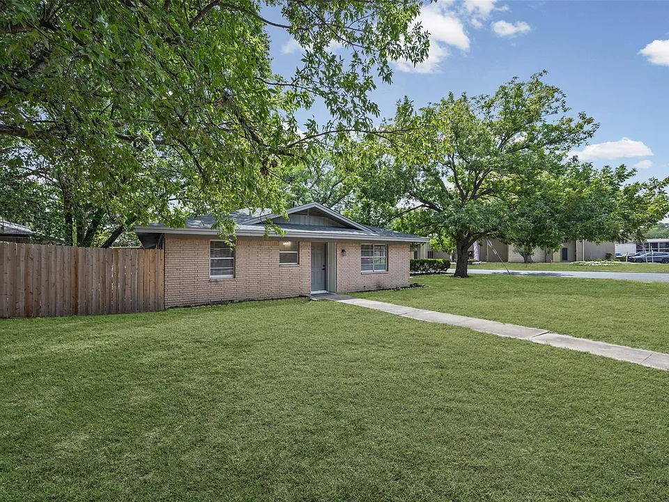 2804 Saint Edwards Cir