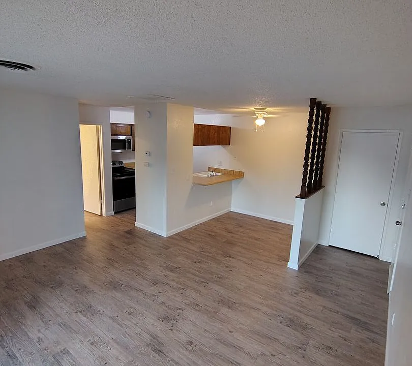 2401-043 Christmas Tree Ln #43
