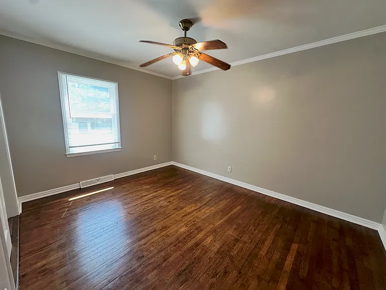 2212 SW Burnett Rd — Photo 9