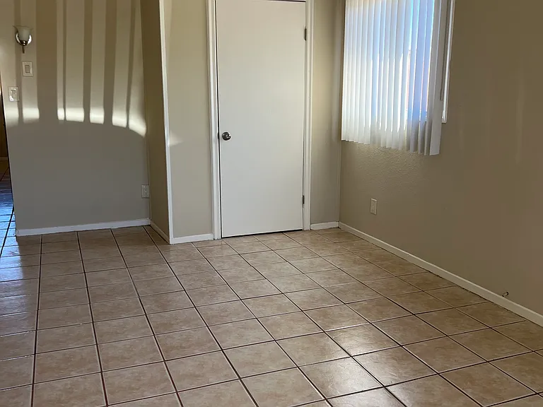 505 Palm Dr — Photo 18