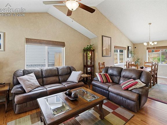 5th image of 6615 Holt Dr