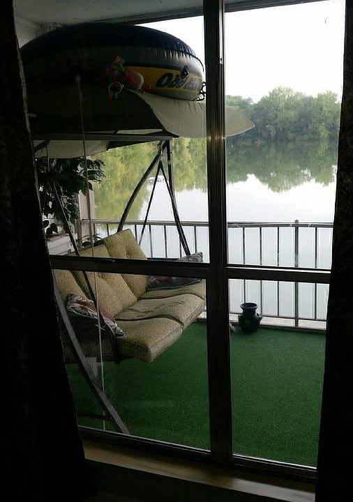 2nd image of 2938 Lake Shore Dr