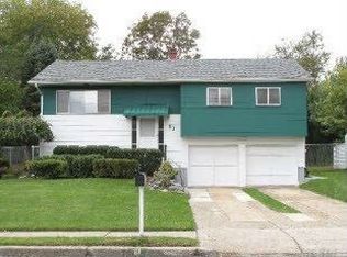 61 Tellar Dr, Islip Terrace, NY 11752