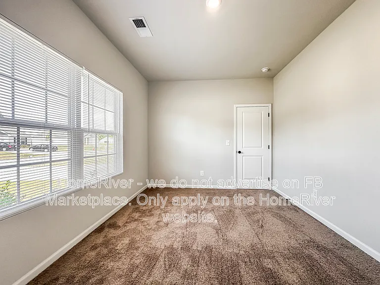 389 Chedworth Dr — Photo 13