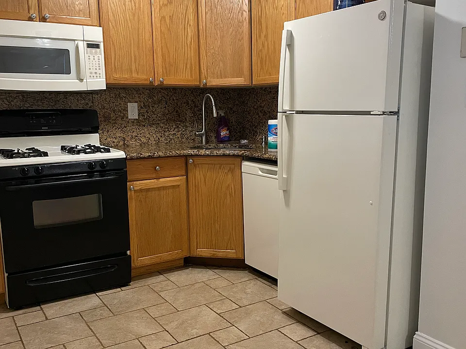 343 Ridgewood Ave #2
