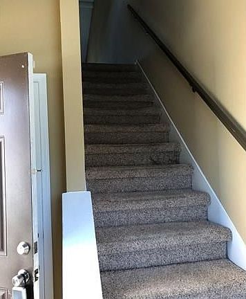 2nd image of 2425 Oxford Pl APT 115
