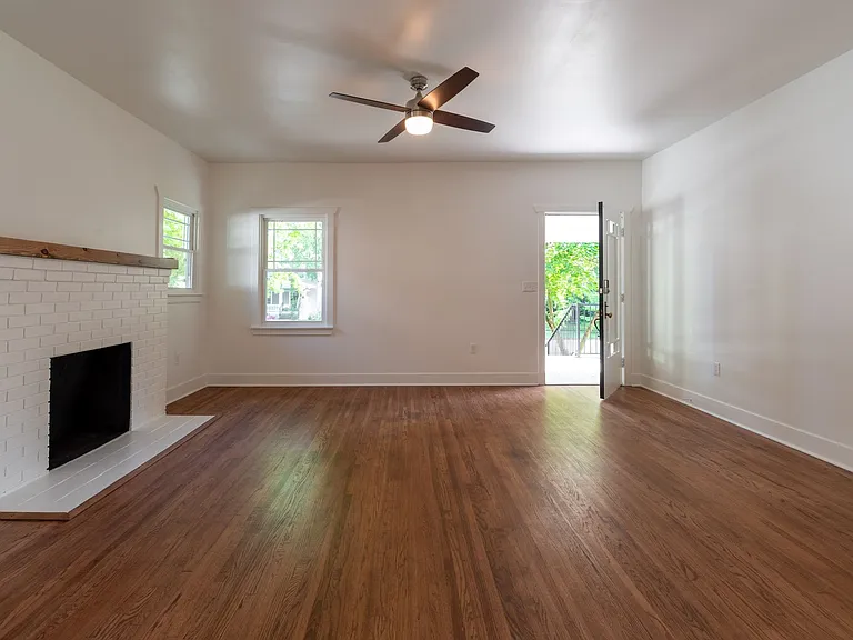 523 E Normal St — Photo 6