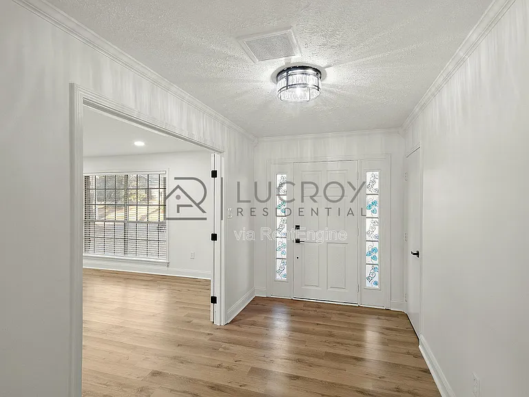 816 Winthrop Cir — Photo 29