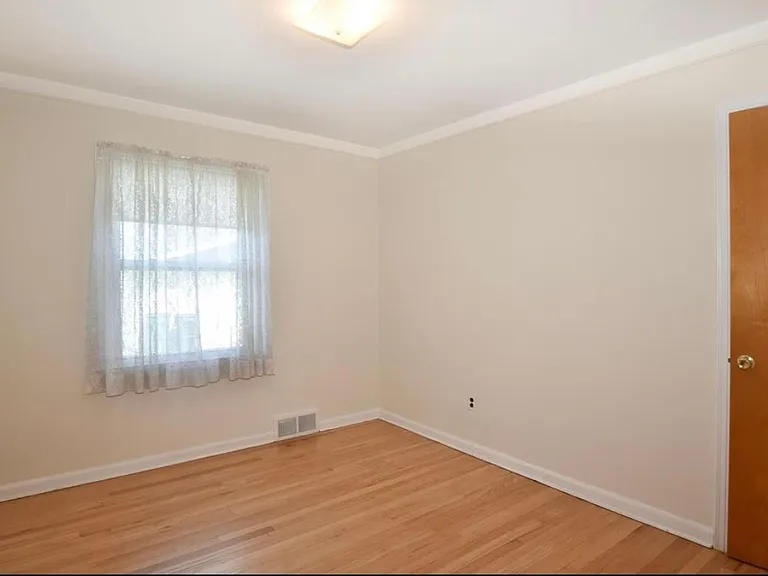 523 E La Salle Ave — Photo 12