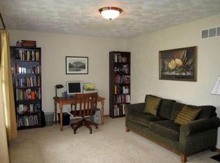 5025 Park Valley Dr, Loves Park, IL 61111