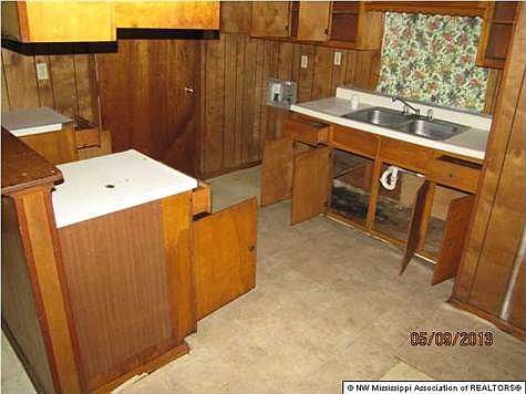 5th image of 195 Greenbriar Cir