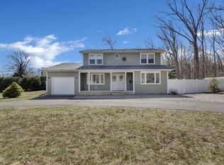 560 Parkwood Ave, Toms River, NJ 08753