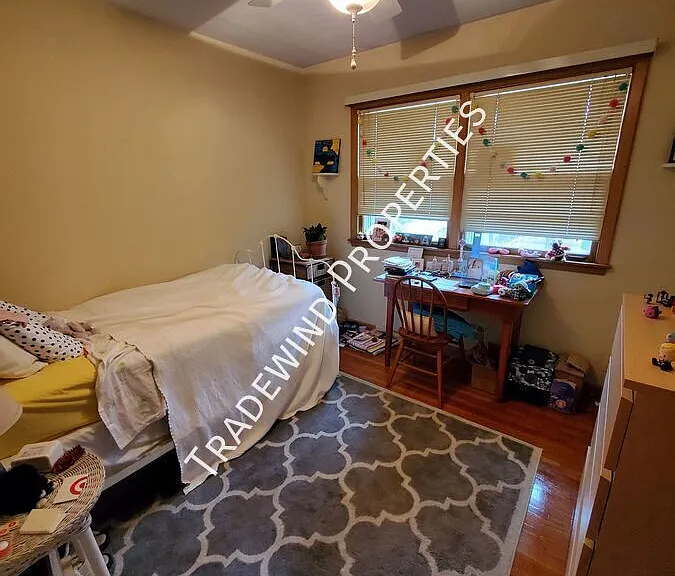 2488 Chatsworth St N — Photo 10