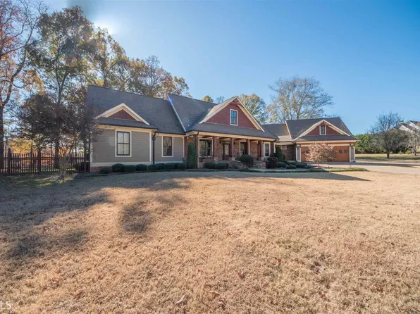 976 Hood Rd, Fayetteville, GA 30214