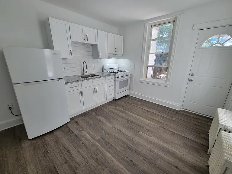 1909 S 5th St #1 — Photo 1