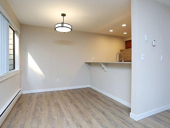 3rd image of 120 149th Ave NE APT B
