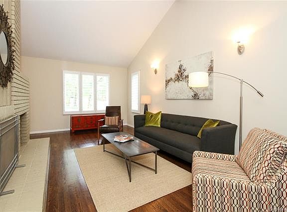 4th image of 1700 Shagbark Ln