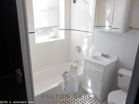 4th image of 3034 N Ashland Ave #914