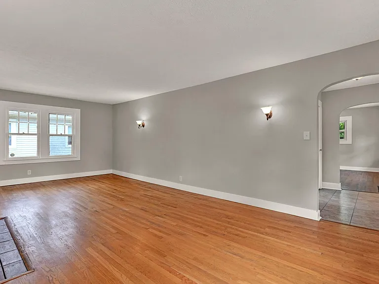 4302 Cornelius Ave — Photo 4
