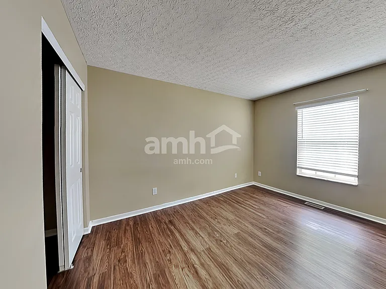 665 Norfolk Sq N — Photo 20