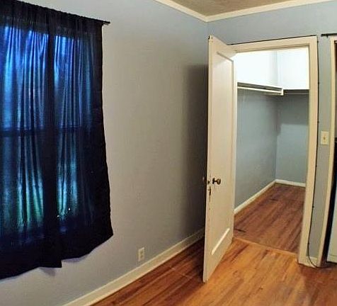 4th image of 1006 N Sewell Ave