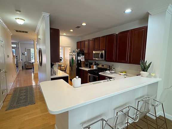 Kitchen / Bar / Hallway to front