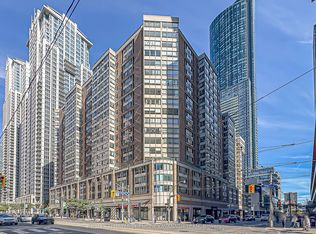 711 Bay St #1712, Toronto, ON M5G2J8