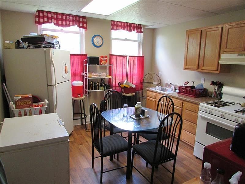 2nd image of 238 Grant Ave